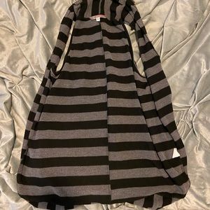 Striped sleeveless jacket